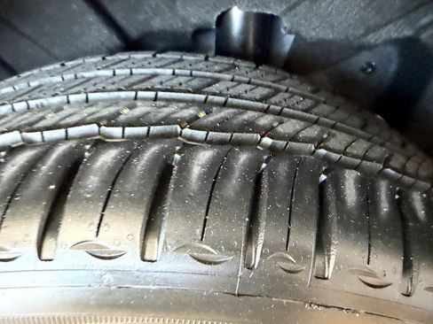 New 2026 Volvo XC40 B5 Core w/ Protection Package image 29