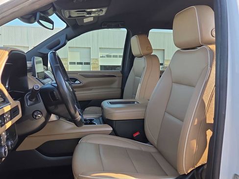 Used 2023 Chevrolet Tahoe Premier AWD/4WD image 15