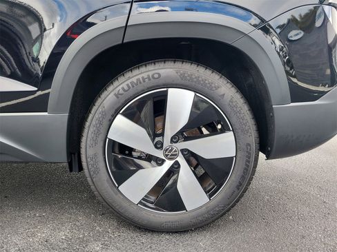 Certified 2025 Volkswagen Taos S image 9