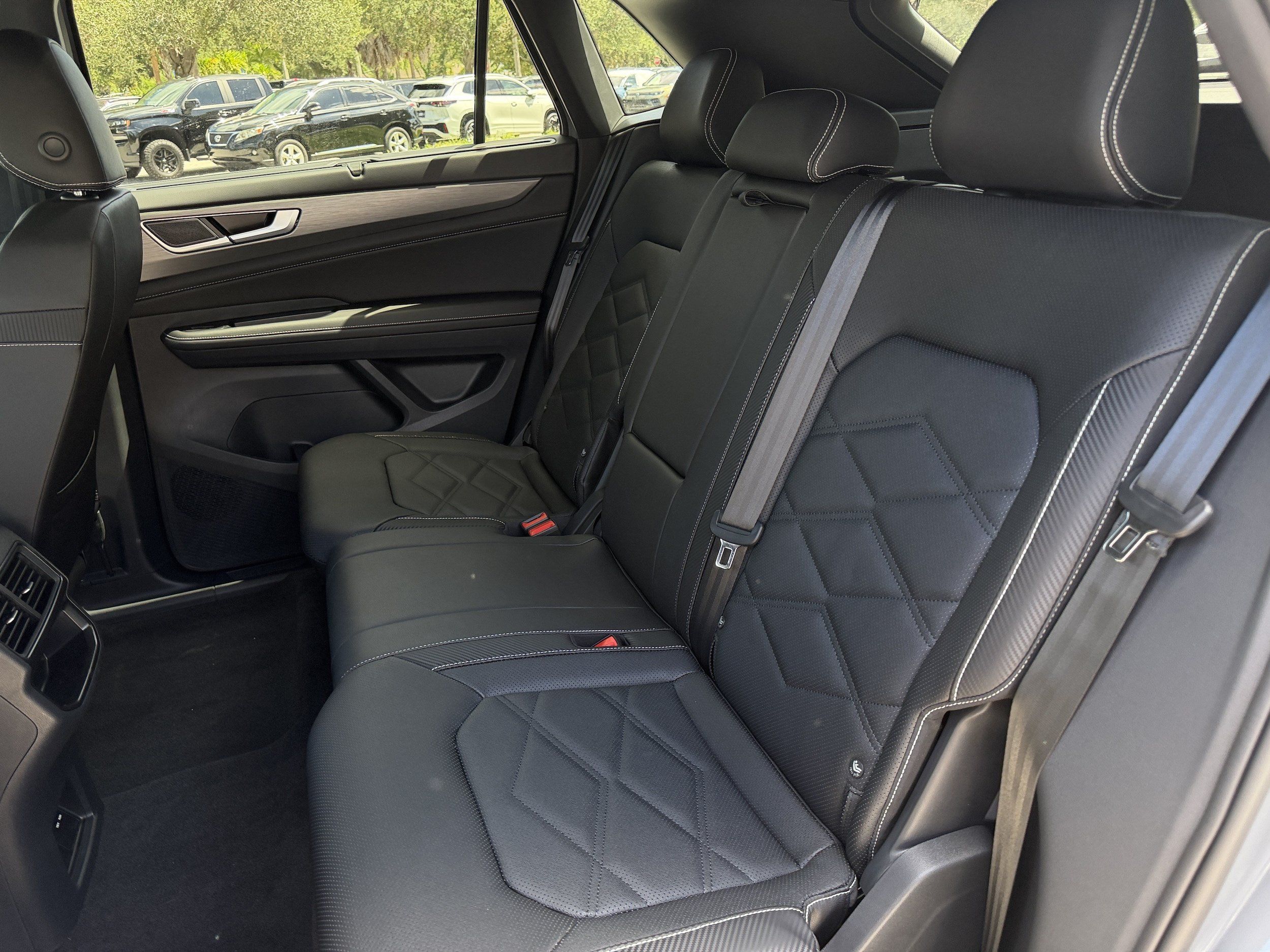 New 2026 Volkswagen Atlas Cross Sport SE FWD image 19