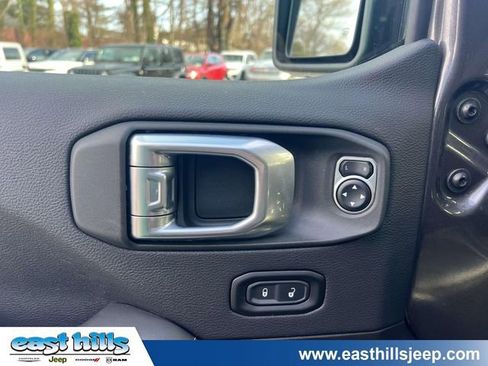 Used 2025 Jeep Wrangler Unlimited Sahara w/ Safety Group AWD/4WD image 21