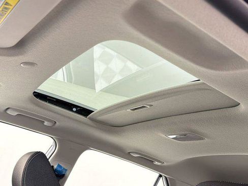 New 2026 Hyundai Venue SEL FWD image 16