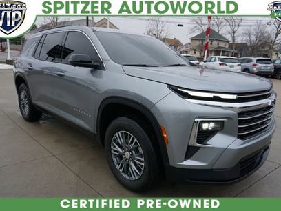 Certified 2025 Chevrolet Traverse LT w/ Driver Confidence Package