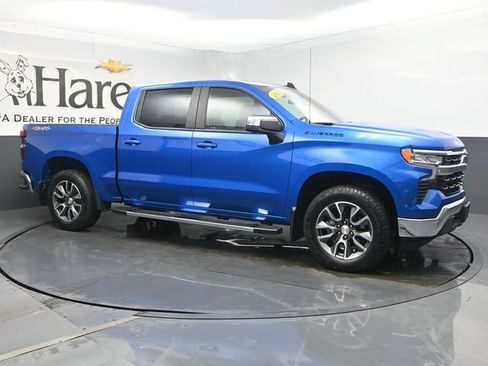 Used 2023 Chevrolet Silverado 1500 LT AWD/4WD image 6