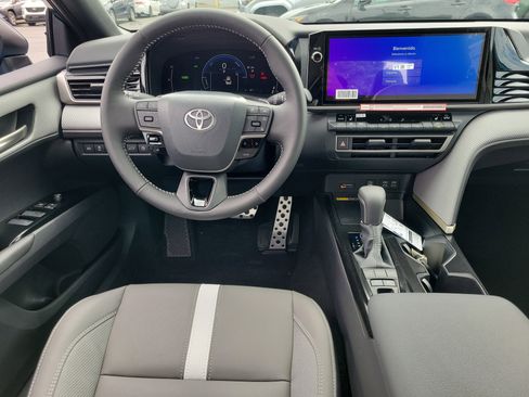 New 2026 Toyota Camry Hybrid AWD/4WD image 10