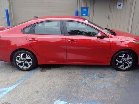 Used 2021 Kia Forte LXS FWD image 5