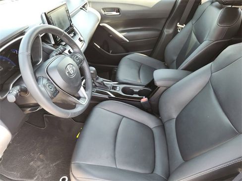 Certified 2022 Toyota Corolla Cross XLE w/ Convenience Package image 9