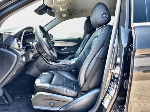 Used 2022 Mercedes-Benz GLC 300 image 11