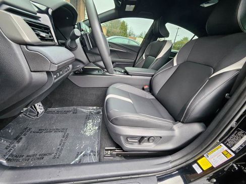 Used 2025 Toyota Camry SE w/ Multimedia Upgrade Package image 26