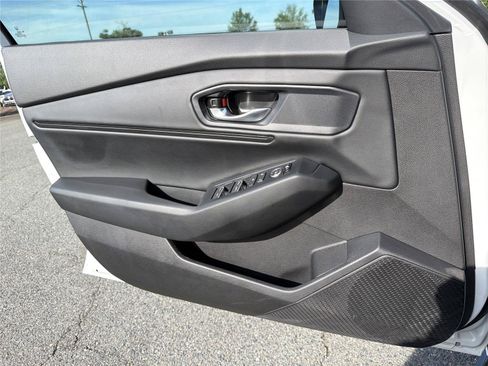 Used 2025 Honda Accord SE image 26