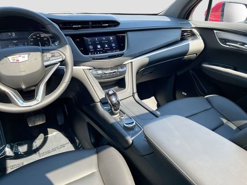 New 2025 Cadillac XT6 Luxury image 24