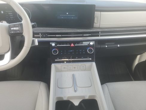 Used 2024 Hyundai Santa Fe Limited FWD image 10