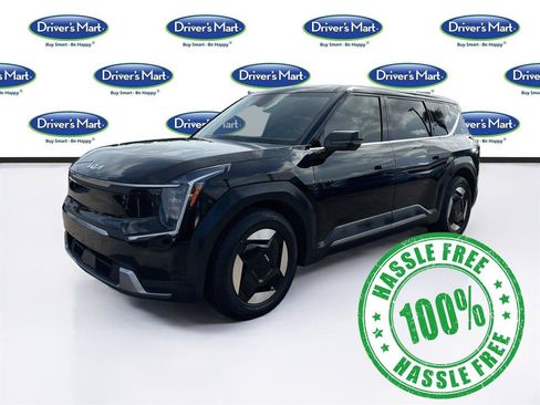 Used 2024 Kia EV9 Light Long Range RWD image 3