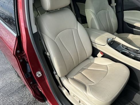 Used 2019 Buick Envision Essence AWD/4WD image 28