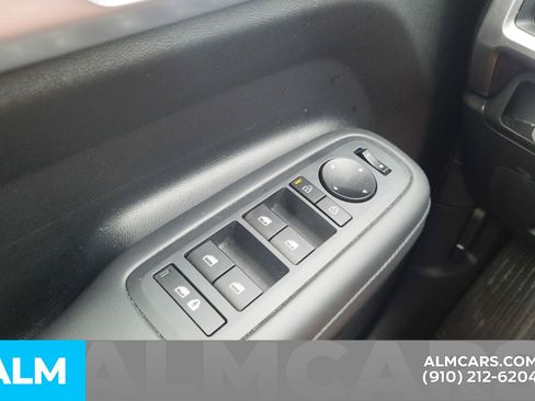 Used 2025 Hyundai Santa Fe SEL FWD image 19