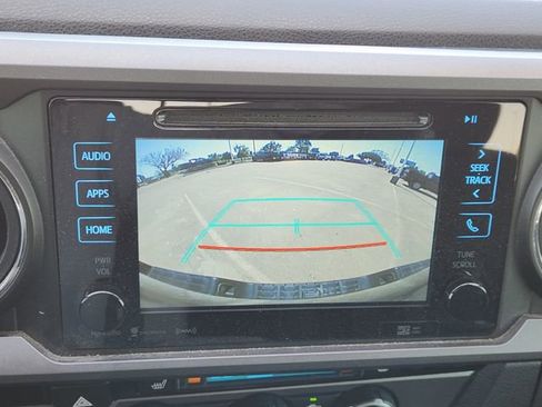 Used 2017 Toyota Tacoma TRD Off-Road w/ Premium & Technology Package image 13