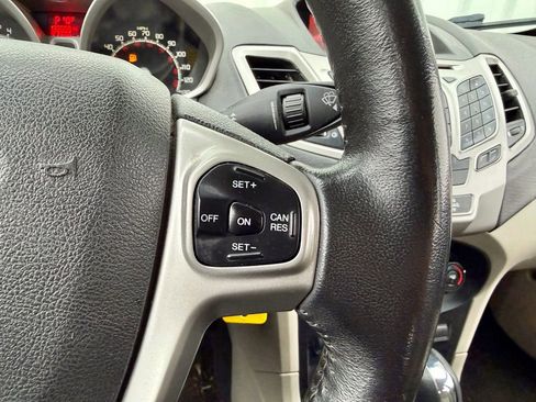 Used 2013 Ford Fiesta SE image 19