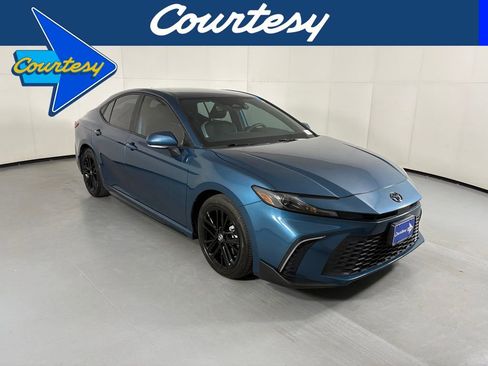 Used 2025 Toyota Camry SE w/ Multimedia Upgrade Package FWD image 1