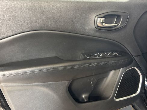 Used 2020 Jeep Compass Latitude AWD/4WD image 22