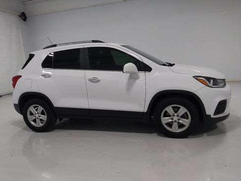 Used 2020 Chevrolet Trax LT w/ Driver Confidence Package FWD image 11
