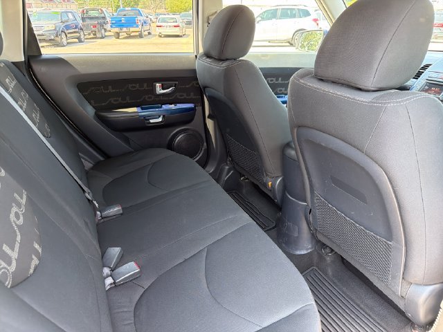 Used 2012 Kia Soul + w/ Audio Pkg FWD image 27