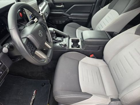 Used 2025 Toyota Tacoma TRD Sport AWD/4WD image 12