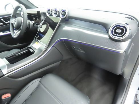 Certified 2025 Mercedes-Benz GLC 300 image 17