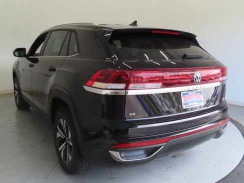New 2026 Volkswagen Atlas Cross Sport SE image 7