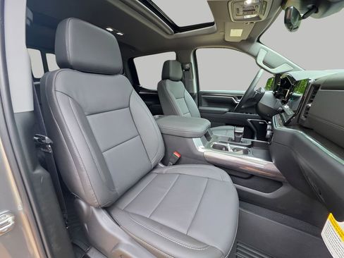 New 2026 Chevrolet Silverado 1500 LTZ w/ LTZ Premium Package AWD/4WD image 13