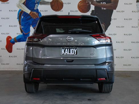 Used 2024 Nissan Rogue SV image 22