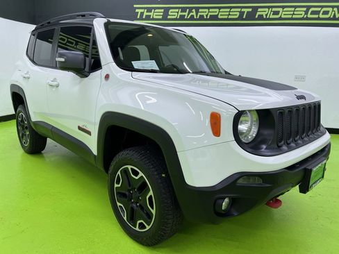 Used 2016 Jeep Renegade Trailhawk AWD/4WD image 2