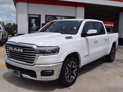Used 2025 RAM 1500 Laramie AWD/4WD image 1