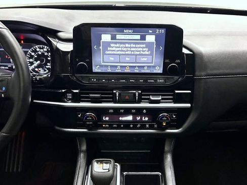 Certified 2025 Nissan Pathfinder SL w/ SL Premium Package AWD/4WD image 13