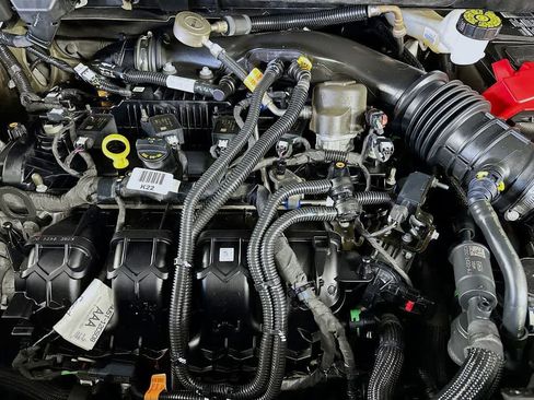 Certified 2022 Ford Edge SEL w/ Convenience Package image 9