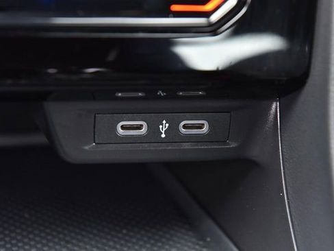 Certified 2025 Volkswagen Jetta Sport image 16