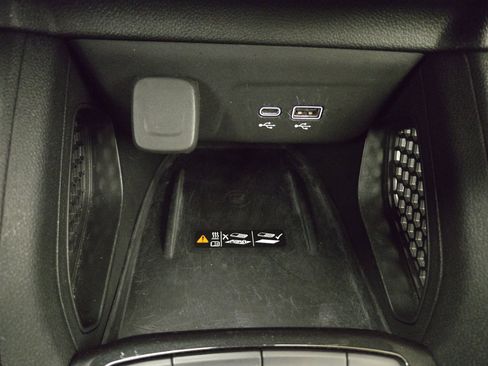 Used 2024 Chevrolet TrailBlazer LT w/ Convenience Package FWD image 26
