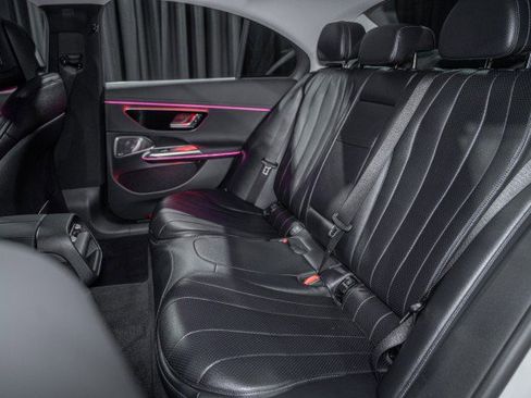 Used 2025 Mercedes-Benz E 350 4MATIC Sedan image 13