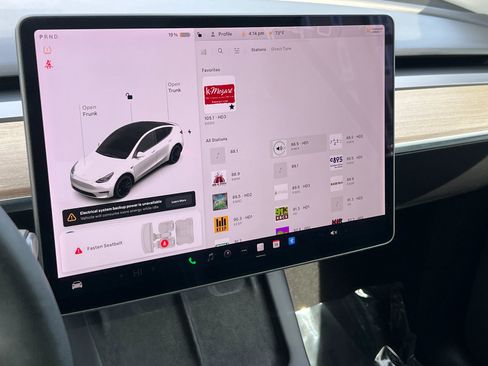 Used 2021 Tesla Model Y Performance image 25