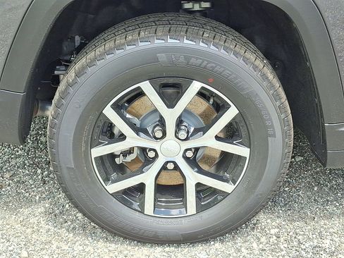 New 2025 Jeep Grand Cherokee L Limited image 5