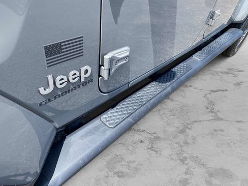 Used 2022 Jeep Gladiator Overland w/ Popular Equipment Package AWD/4WD image 14
