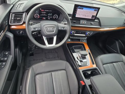 Used 2023 Audi Q5 2.0T Premium Plus w/ Premium Plus Package AWD/4WD image 2