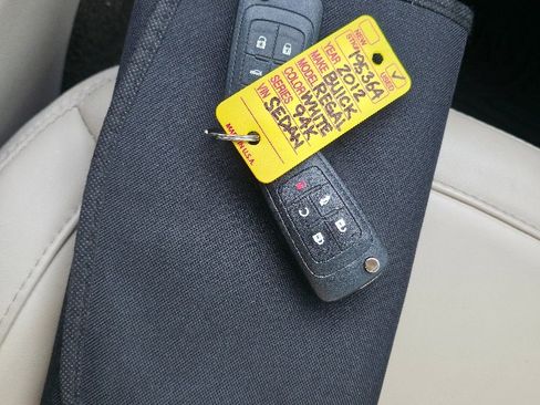 Used 2012 Buick Regal Premium image 40