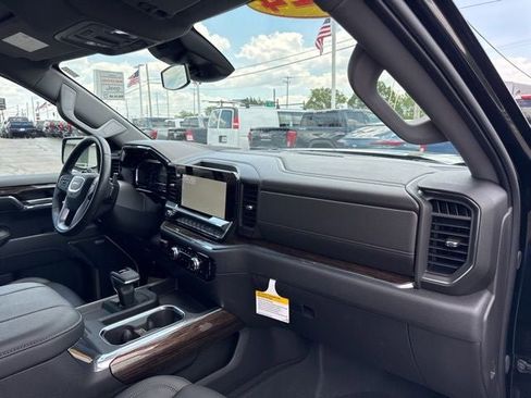Used 2024 GMC Sierra 1500 Elevation w/ Elevation Premium Package AWD/4WD image 27