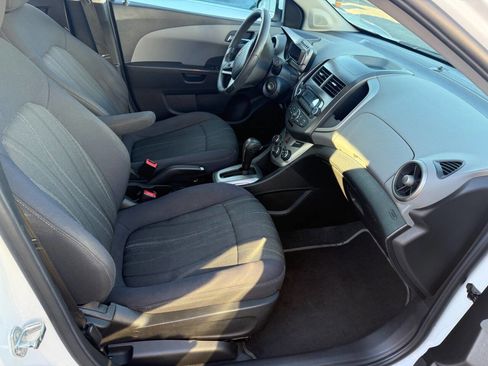 Used 2014 Chevrolet Sonic LT FWD image 29