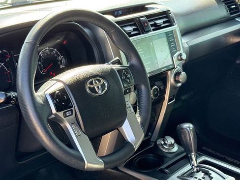Used 2020 Toyota 4Runner SR5 Premium w/ Moonroof Package AWD/4WD image 20