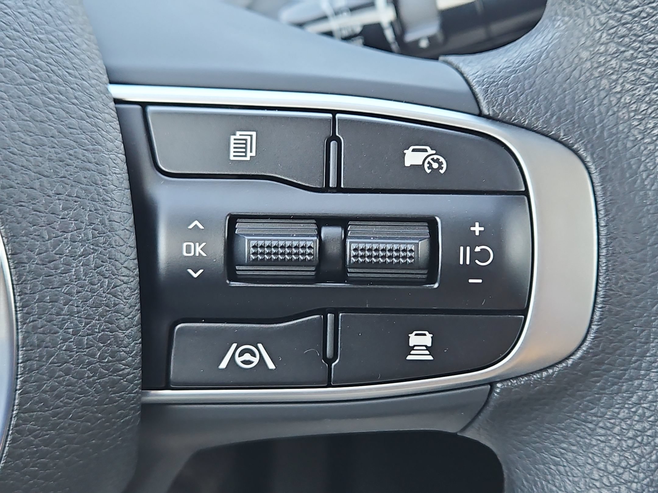 New 2026 Kia K5 LXS FWD image 23
