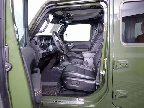 New 2024 Jeep Wrangler Unlimited Sahara w/ Technology Group image 15