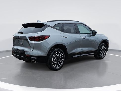Certified 2023 Chevrolet Blazer RS w/ Driver Confidence II Package image 3