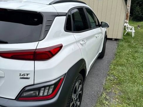 Used 2022 Hyundai Kona Limited AWD/4WD image 3