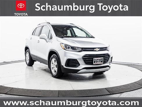 Used 2017 Chevrolet Trax LT w/ LT Convenience Package image 1